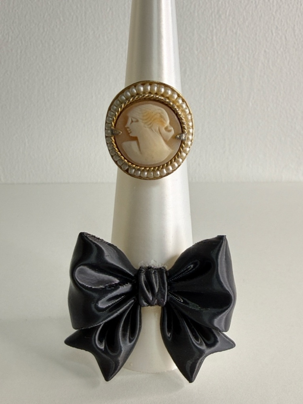 Vintage Hollycraft Carved Shell Cameo Ring Faux Pearl 1950s Adjustable